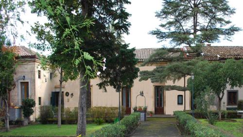  Case Zuccaro, Pension in Trecastagni