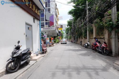 CBD Asoke/Nana/Ploenchit +2 mins to Terminal 21 ( CBD Asoke/Nana/Ploenchit +2 mins to Terminal 21 )