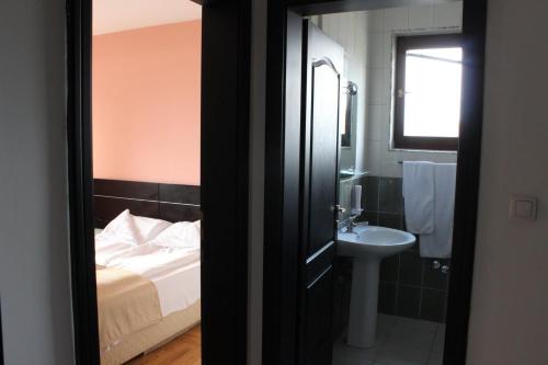 Hotel Yu - image 9
