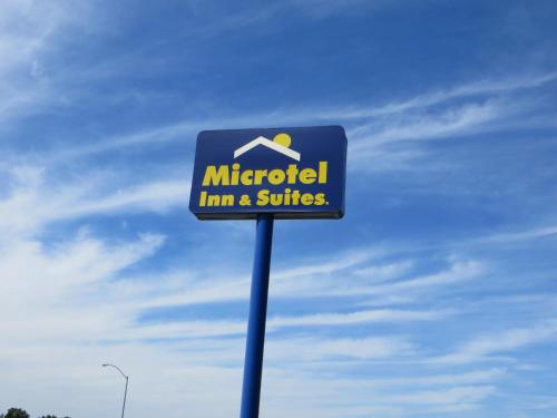 Microtel Inn & Suites by Wyndham Colfax