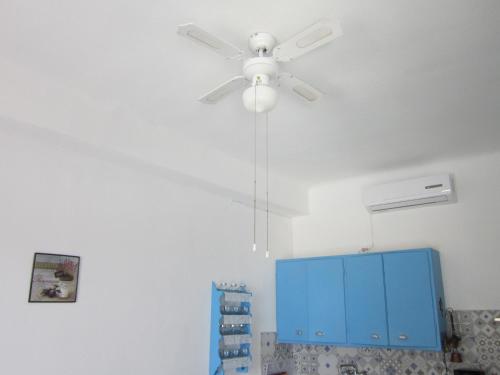 Ikarian Blue House - image 8