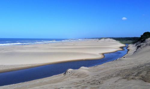 沙灘, 102 Siyayi in 伍尊哲里