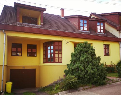  Hella Vendégház, Pension in Eger bei Szarvaskő