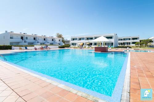  Casa da Praia - Alporchinhos in Armação de Pêra