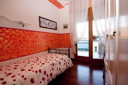 Tami Holidays - image 12