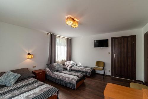 Quadruple Room with Private Bathroom image 4
