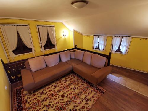 Hadji Neikovi Guest Houses - image 2