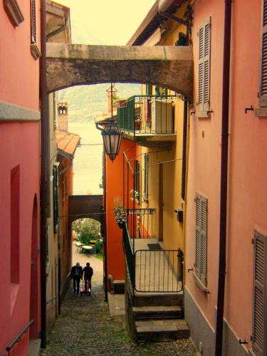  VALENTINA HOUSE, Pension in Varenna