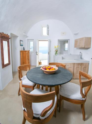 Casa Grotta con 2 Camere da Letto e Vista Caldera