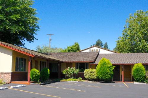 Melody Ranch Motel - image 8
