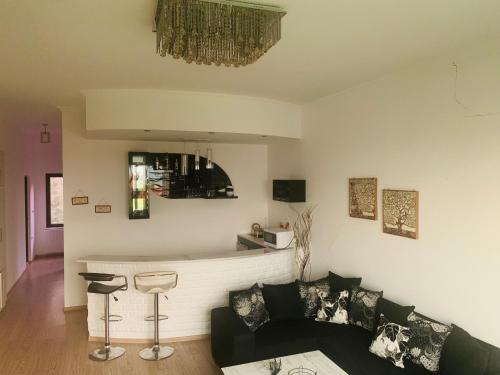 1 king bed, 2 sofa beds