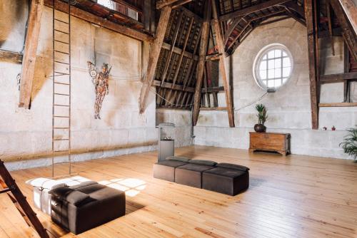 Pub/Lounge, The Passenger Hostel in Porto