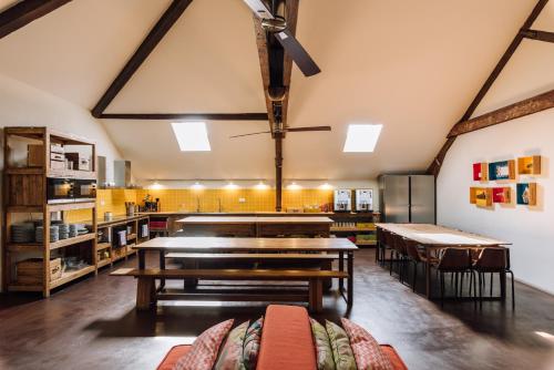 Küche, The Passenger Hostel near Igreja de Santa Clara