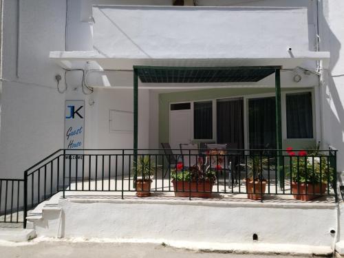 JKs GUESTHOUSE KARDAMAINA