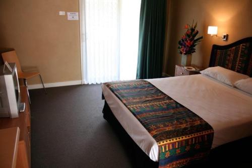 Rose & Crown Hotel Located in Perth Airport, Rose & Crown Hotel is a perfect starting point from which to explore Perth. Offering a variety of facilities and services, the hotel provides all you need for a good nights 