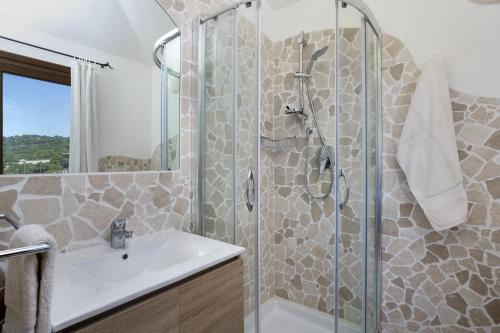 2 bedrooms, 3 beds