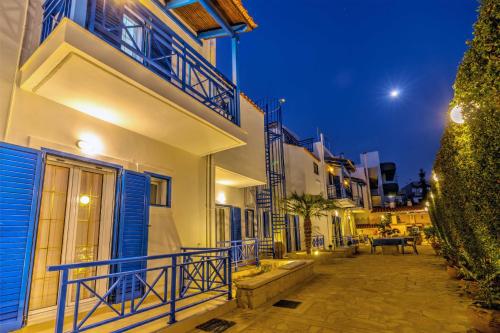  BBQ-Balcony-42Mbps-King-Backyard-Full Kitchen-2, Pension in Ammoudara