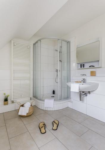 Rent a Home Eptingerstrasse - Self Check-In, Базель (фото 4)