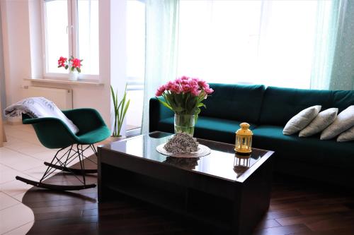 Stylish and spacious by Cooee Apartments, Varšava