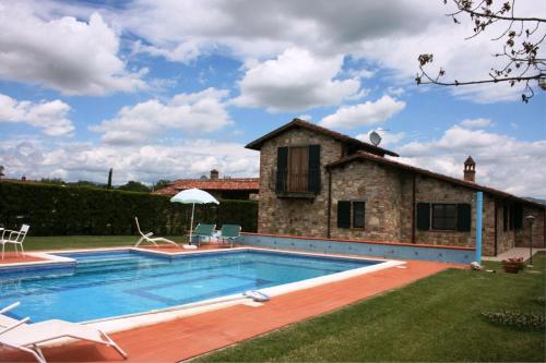  I Bertoni Villa Sleeps 14 Pool WiFi, Pension in I Pieracci