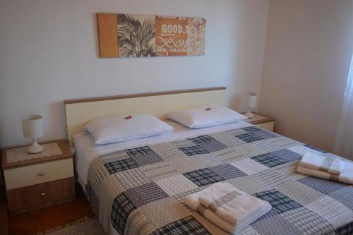 Apartments with a parking space Kornic Krk - 17083 - image 6