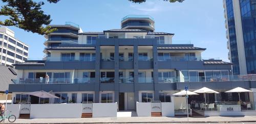Pavilion Beachfront Apartments - Accommodation - Mount Maunganui