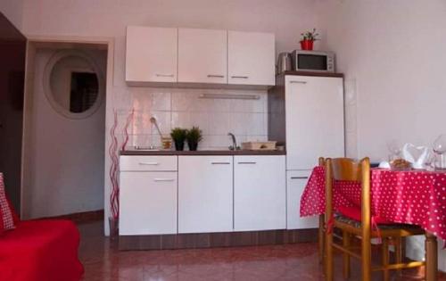 Apartments by the sea Supetar Brac - 17227 - image 7