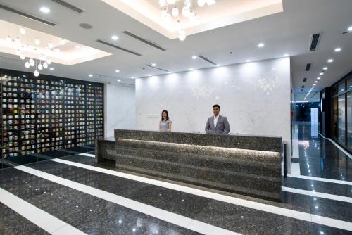 The Sphere Serviced Residences Managed by HII, Manila (Foto 3)