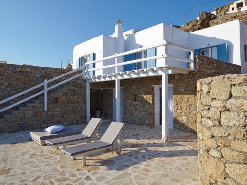  Paraga Villa Sleeps 8 Pool Air Con WiFi in Paradise Beach