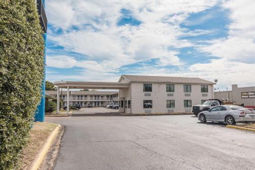Motel 6-Texarkana AR - image 3