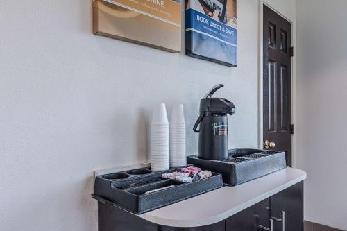 Motel 6 Texarkana, AR - 로비