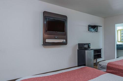 2 double beds
