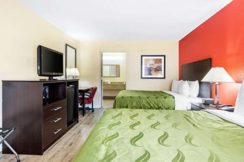 Queen Room with Two Queen Beds - Non-Smoking