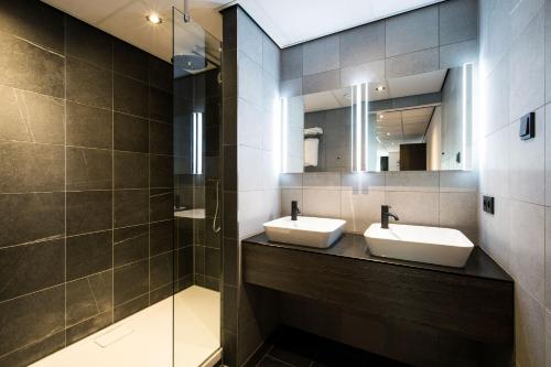 Bathroom, Crown Hotel Eindhoven Centre in Eindhoven