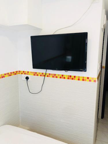 Standard Twin Room image 3
