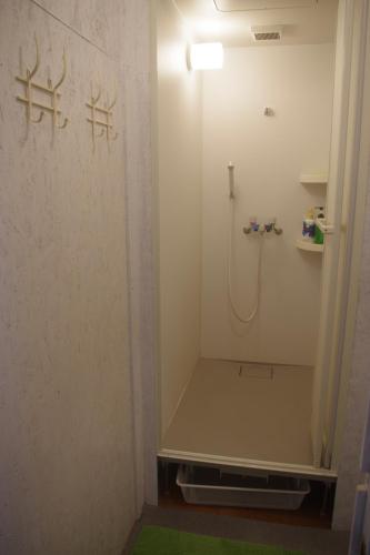 Quadruple Room with Shared Bathroom image 3