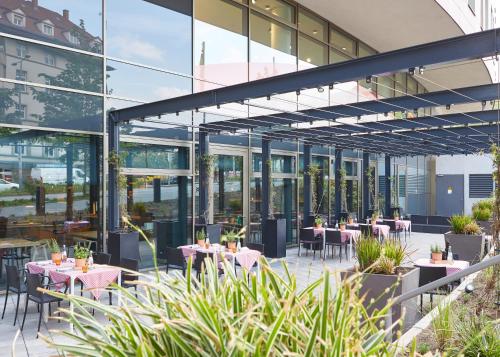 Hans Im Gluck Burgergrill Bar Stuttgart Sudtor Restaurant Stuttgart Viamichelin