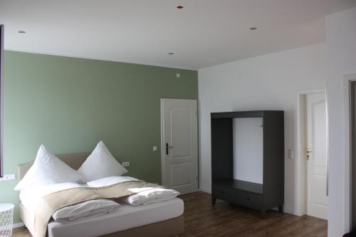 Hotel Grüner Baum - image 11