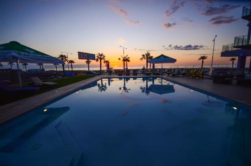 Batumi Palm Hotel – Batumi, IL