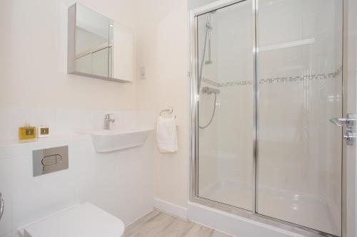 Western Gate Executive Central Apartments - main image