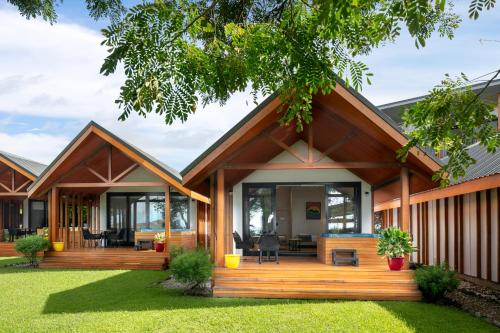 Garden, Coral Sea Resort & Casino in Honiara