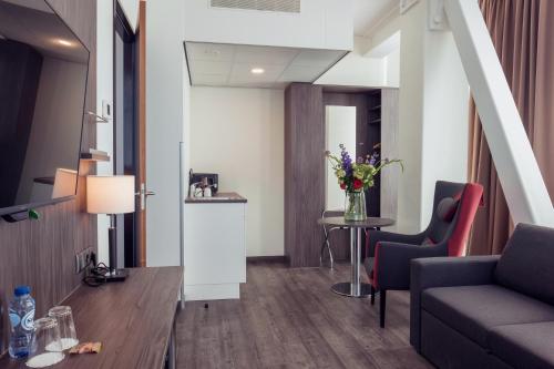Plaza Residence Almere BW Signature Collection Plaza Residence Almere is a popular choice amongst travelers in Almere, whether exploring or just passing through. The property has everything you need for a comfortable stay. Service-minded staff wil
