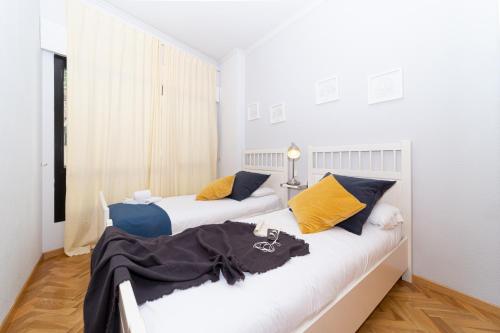 Apartamentos Plaza de España - image 7