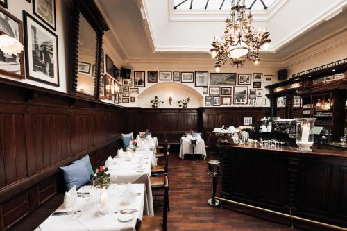 Hotel Weisser Bock - image 12