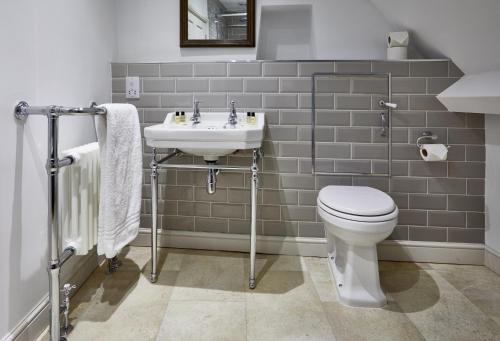 The George Inn Room Type - Deluxe Double Room