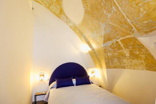 Standard Double Room image 10