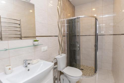 Double Room with Private Bathroom image 6