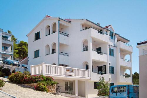  Apartments in der Villa Marin Omis-Stanici - CDM05001-CYB in Čelina