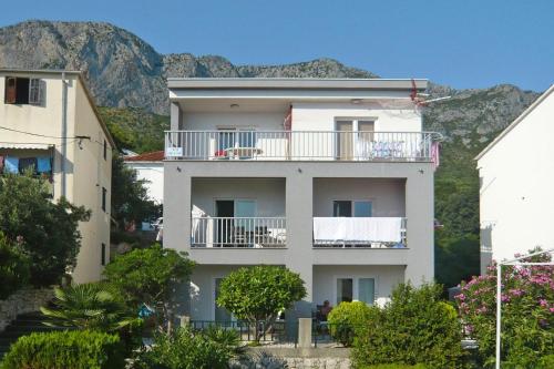  Apartments Marina Brist - CDM05033-CYA, Pension in Brist