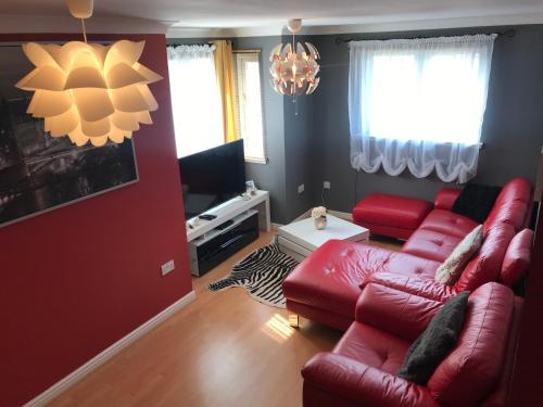 Modern Apartment 2 Bedroom, 2 Bathroom & Parking, , Edinburgh and the Lothians